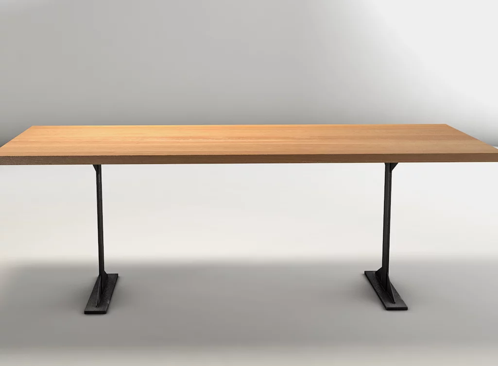 Buche Esstisch mit Metallgestell aus Stahl Buche Esstisch mit Metallgestell aus Stahl