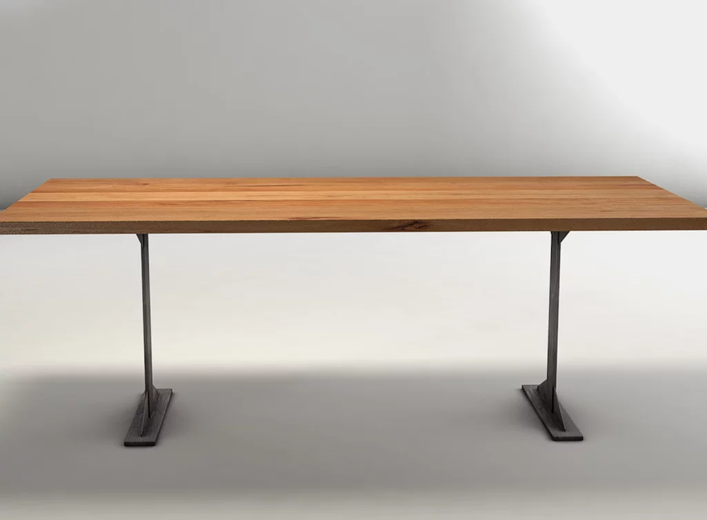 Kernbuche Tisch mit Tischfüße aus Stahl