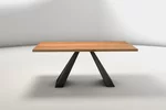 Außergewöhnlicher Tisch Kernbuche durch stylisches Tischgestell aus gekantetem Stahl
