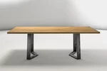 Eichenholz Tischplatte mit Ast auf Tischkufen aus Metall nach deinen Maßen gefertigt