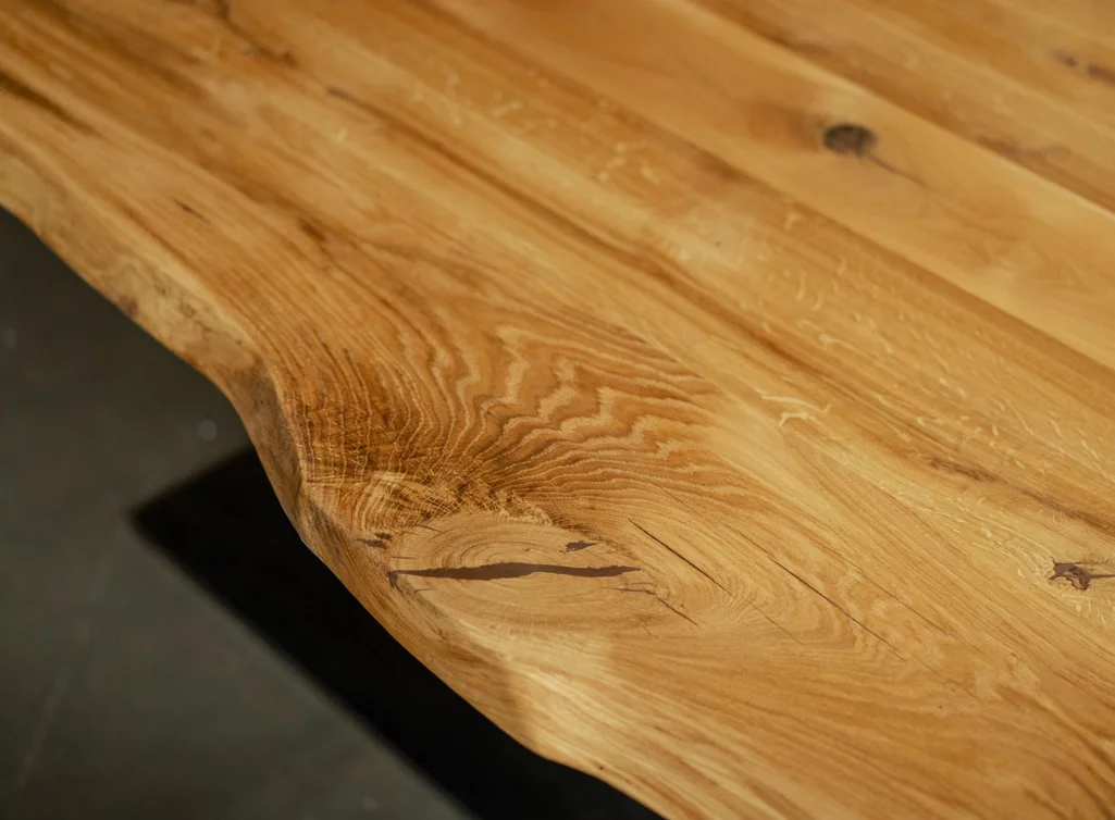 Eichenholz Massivholzplatte mit natürlich gewachsener Baumkante PH4U2-T Eichenholz Massivholzplatte mit natürlich gewachsener Baumkante PH4U2-T