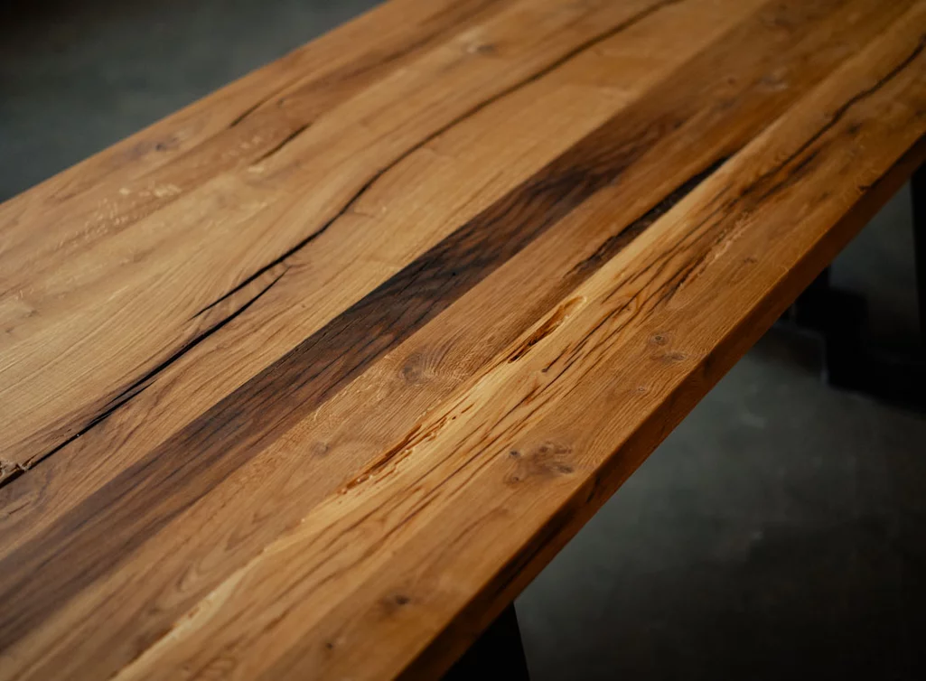 Detailansicht Eiche Altholz Tischplatte mit Ast- und Splintholzanteil BOX-506-T Detailansicht Eiche Altholz Tischplatte mit Ast- und Splintholzanteil BOX-506-T