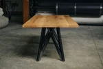 Echtholz Eiche Tisch mit einem Stahlgestell in verschiedenen Oberflächen erhältlich
