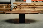 Esstisch aus Nussbaum massiv mit ovaler Tischplatte - UAL47-T