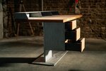 Design Schreibtisch mit verschiedenen Ausstattungen zur Auswahl