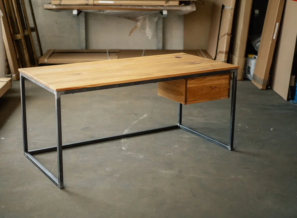 Maßgefertigter Eiche Schreibtisch C25B in verschiedenen Oberflächen erhältlich