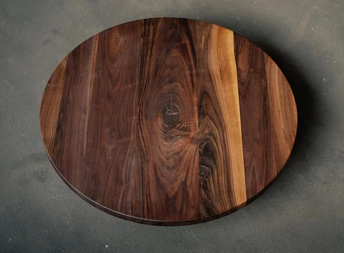 Naturholz Tischplatte rund Nussbaum 4cm mit Ast 80cm Durchmesser