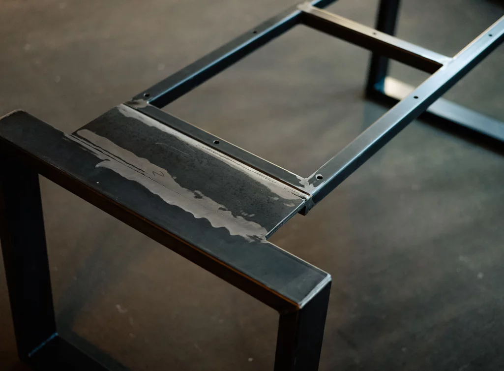 Tischgestell nach Maß mit Möglichkeit der Demontage Tischgestell nach Maß mit Möglichkeit der Demontage