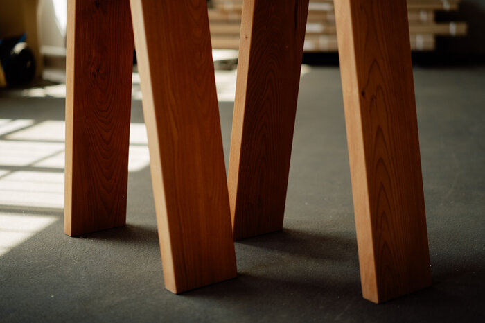 Tischbeine Holz aus Buche auf Maß produziert