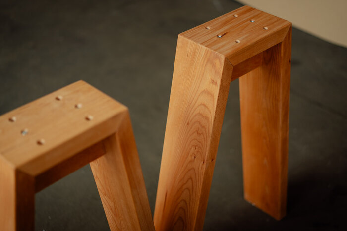 Tischbeine Holz aus Buche in vollmassiver Ausführung nach Maß.