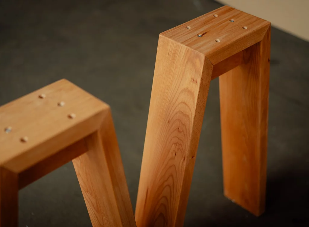 Tischbeine Holz aus Buche in vollmassiver Ausführung nach Maß. Tischbeine Holz aus Buche in vollmassiver Ausführung nach Maß.