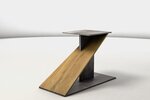 Tischgestell Metall auf Maß mit einem Massivholz Mittelfuß gefertigt