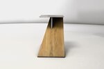 Tischgestell Stahl nach Maß mit einer schrägen Holzplatte gefertigt