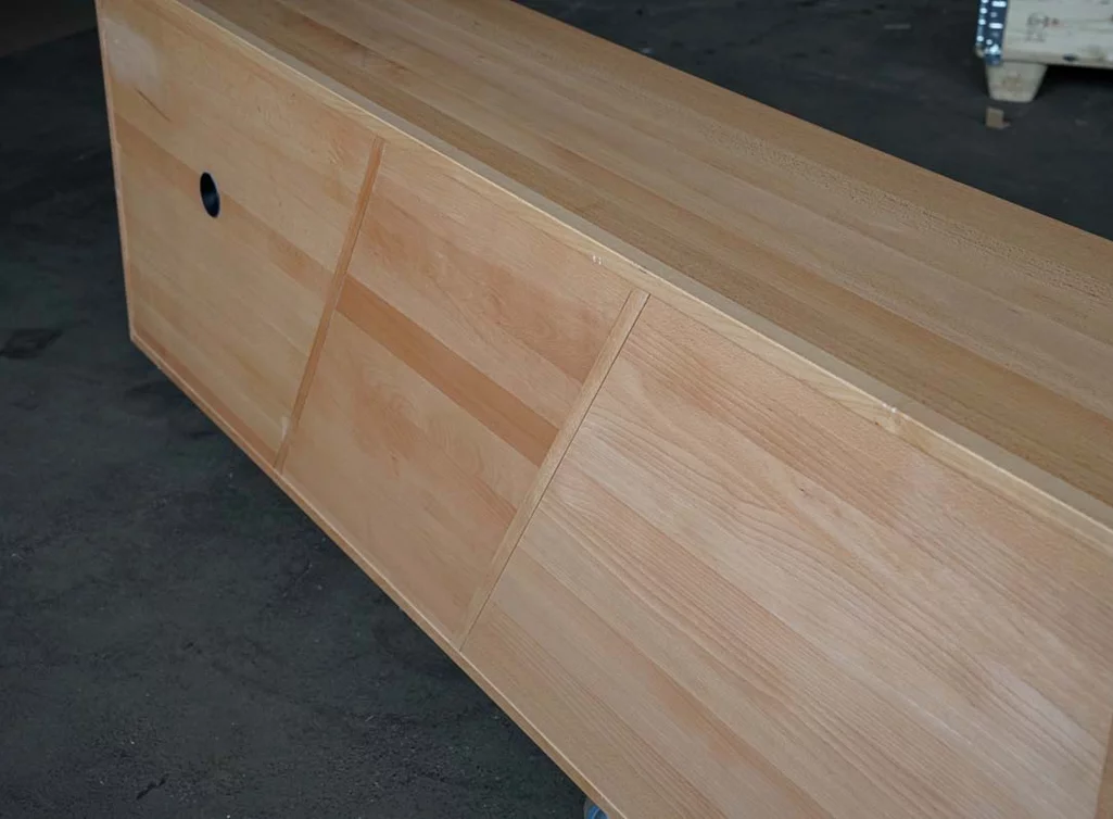 Buche Sideboard 190x40x60h cm weitgehend astfrei