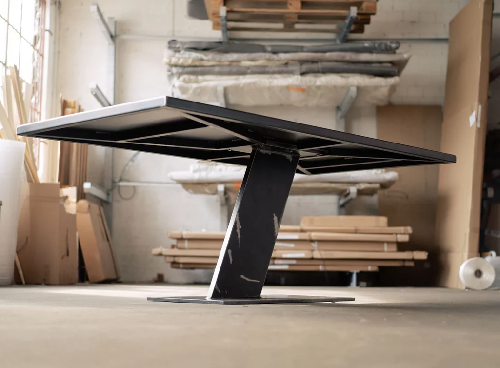 Stahl Esstisch in 200x100x77cm im modernen Industriedesign
