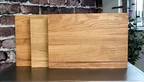 Eiche-Schneidebrett mit sichtbarer Materialstärke und natürlicher Holzmaserung