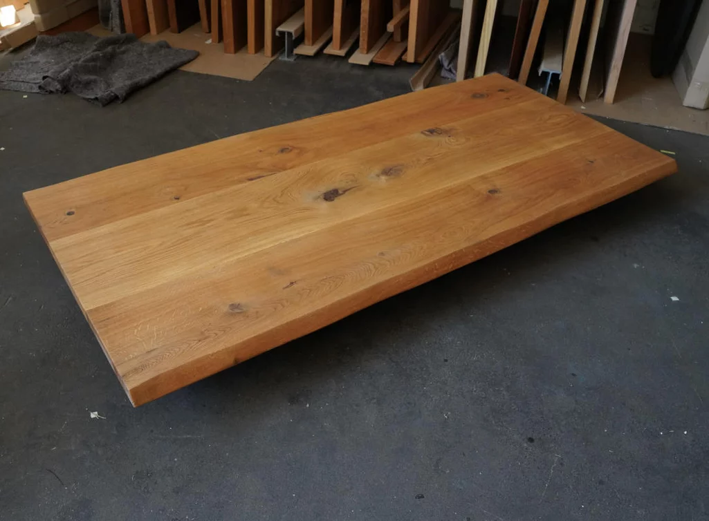 Massive Eiche Tischplatte 200 × 94 cm aus breiten Bohlen mit verfüllten Ästen und leichter Baumkante