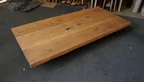 Massive Eiche Tischplatte 200 × 94 cm aus breiten Bohlen mit verfüllten Ästen und leichter Baumkante
