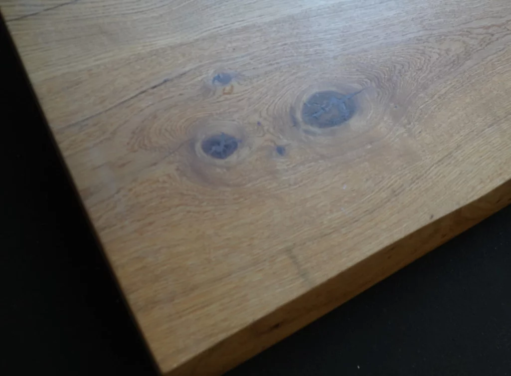 Kleine Macke auf der natur geölten Oberfläche der Eiche Tischplatte Nr. 366