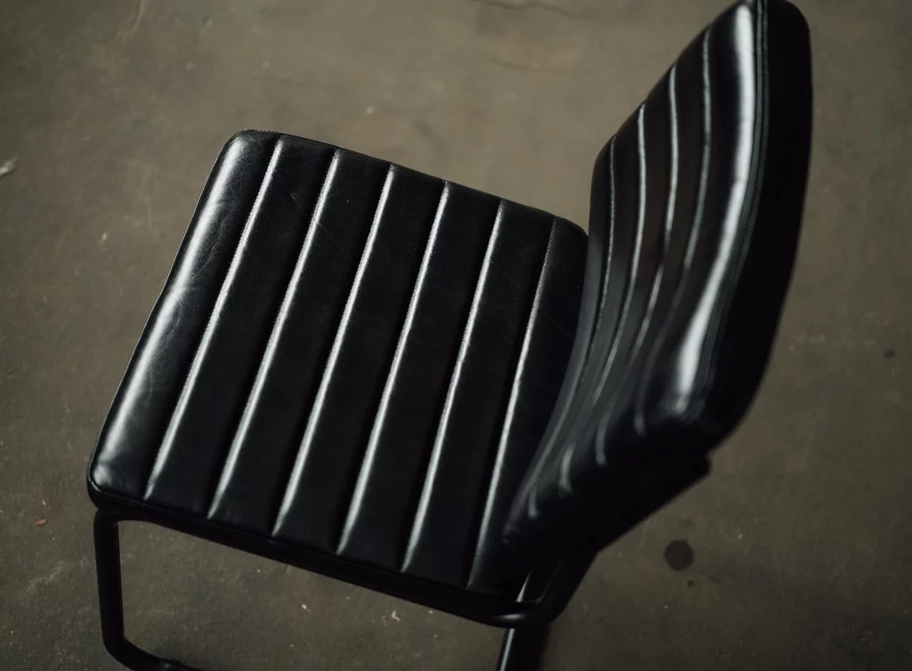 Detailansicht: Sitzfläche des Echtleder Freischwingers