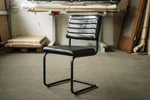 Echtleder Freischwinger Stuhl mit einem Metallgestell