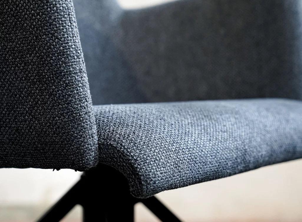 Dreh Essstuhl, Detailansicht vom Stoffbezug