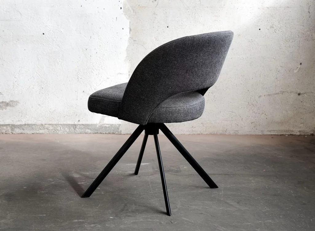 Esszimmer Drehstuhl mit einem Stoffbezug in verschiedenen Stoffen zur Auswahl