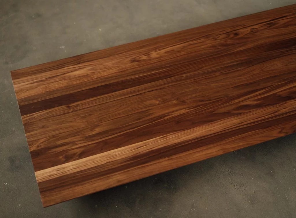 Nussbaum Tischplatte aus Vollholz 4cm massiv mit Facettenkante