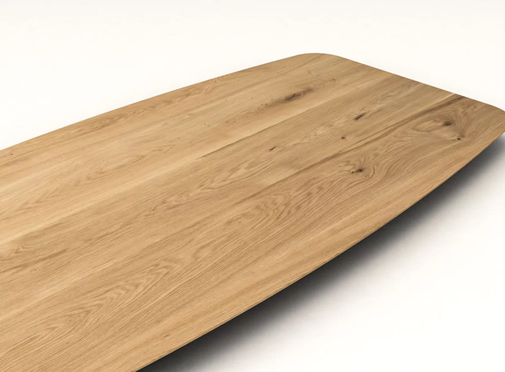 Massivholz Tischplatte aus astiger Eiche in moderner Bootsform