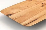 Buchenholzplatte mit charaktervollem Astanteil in Bootsform